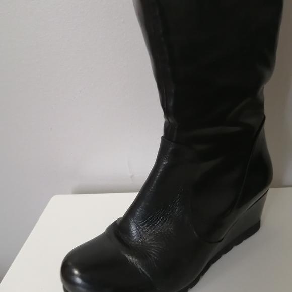 Regarde Women's Wedge Heel Black Boots - Picture 7 of 8